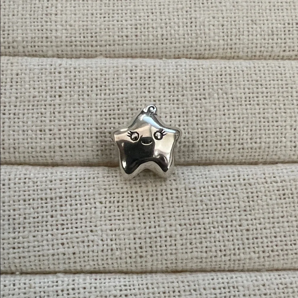 Pandora Isa the Star Charm Retired Sterling Silver Isa the Star Friends Charm - Picture 1 of 4